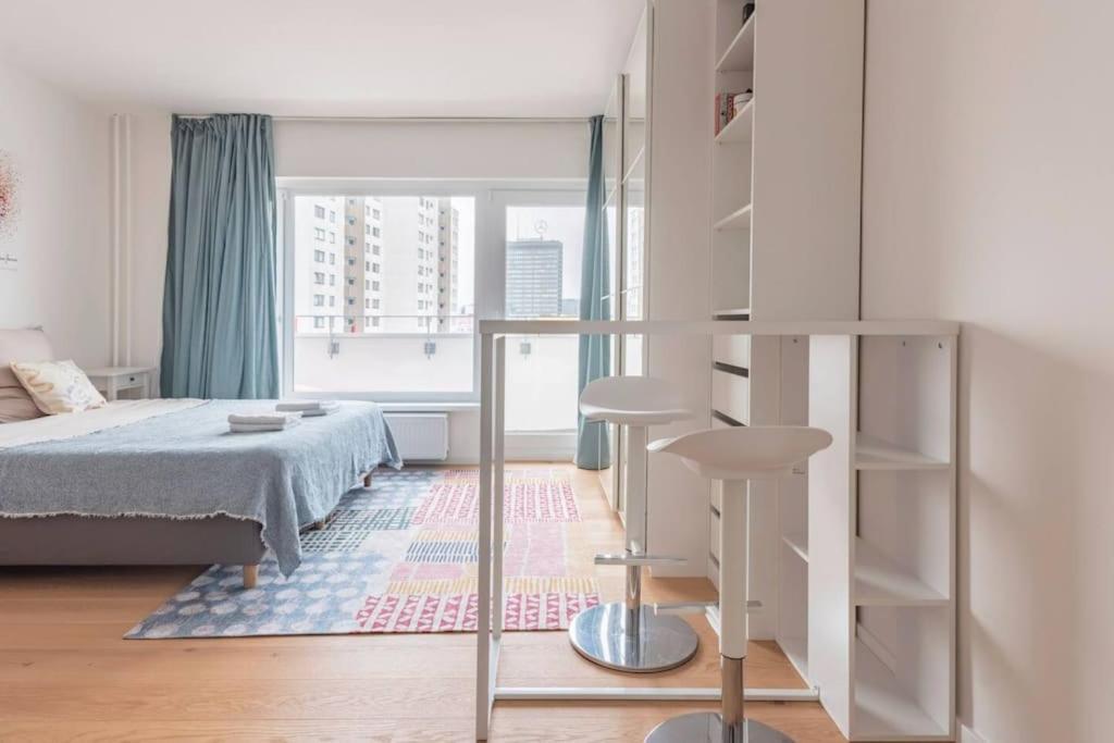 Modern Home In Central Берлин Экстерьер фото